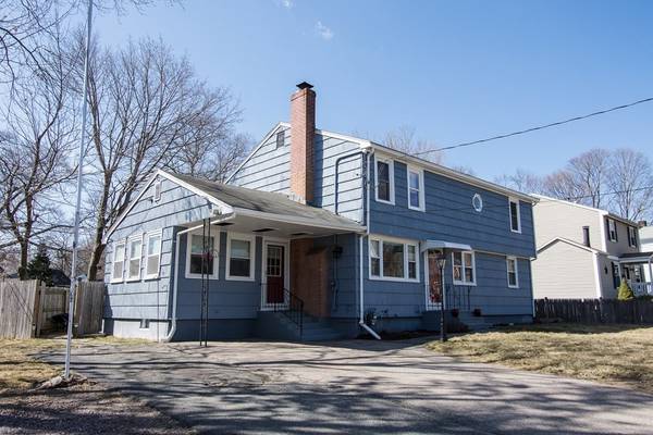 29 Rockland Ave, Brockton, MA 02301