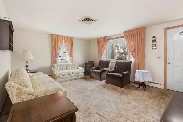 16 Dooling Circle, Peabody, MA 01960