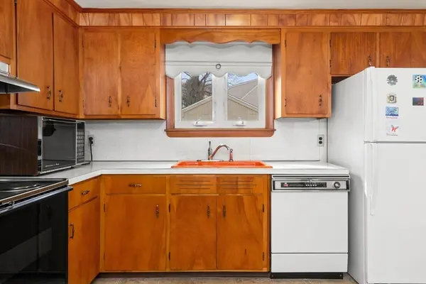 16 Dooling Circle, Peabody, MA 01960