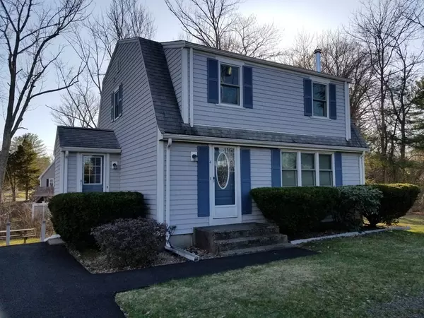 4 Pierce St, Foxboro, MA 02035