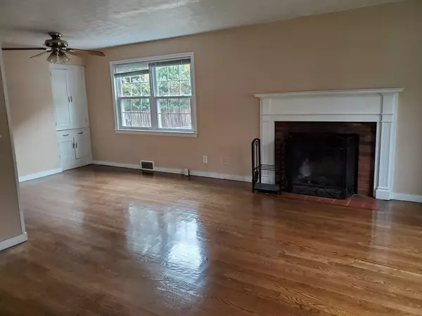 Shrewsbury, MA 01545,40 Woodway Dr