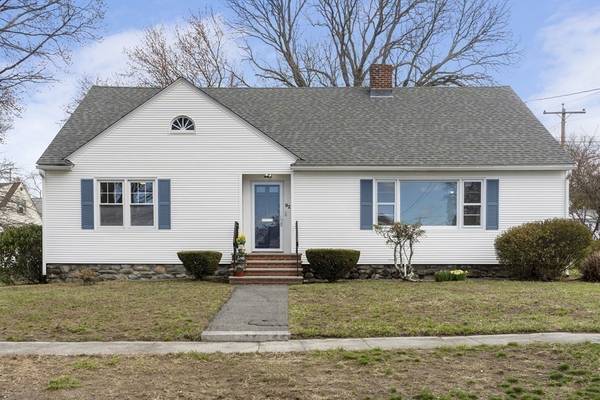 92 Buckingham Rd, North Andover, MA 01845