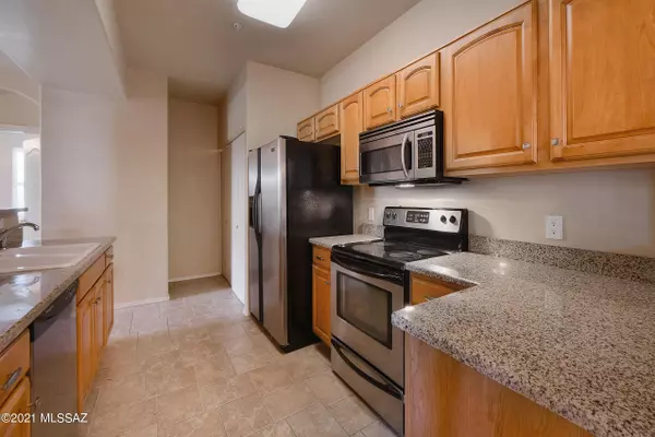 Tucson, AZ 85718,2550 E River Road #18201