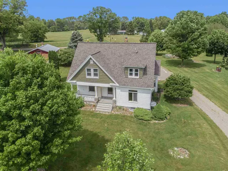 3082 RIVES EATON RD, Rives Junction, MI 49277-