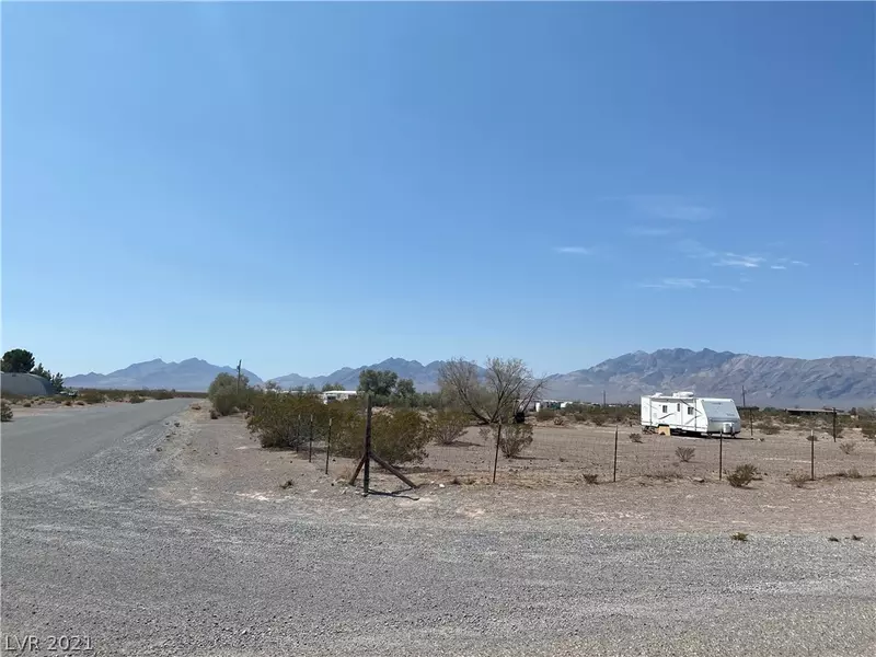 527 W Robert Road, Pahrump, NV 89020