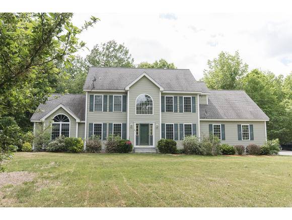 87 Royal Range RD, Sandown, NH 03873