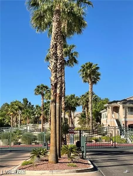 Las Vegas, NV 89144,353 Amber Pine Street #203