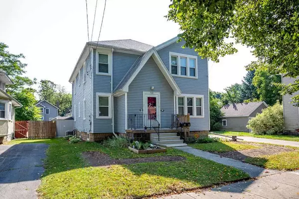 729 SIXTH ST, Jackson, MI 49203-