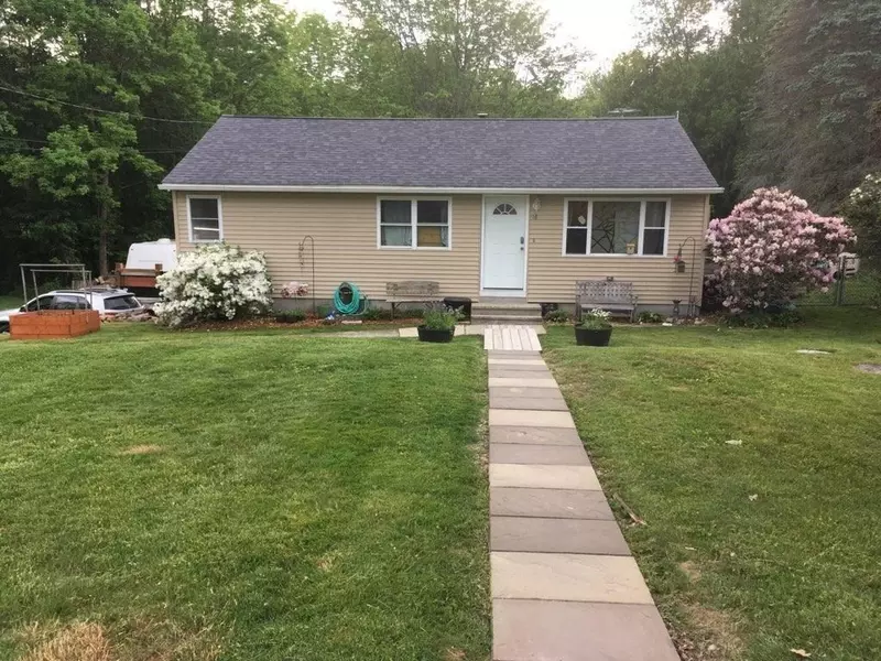 16 Dresser Hill Rd, Charlton, MA 01507