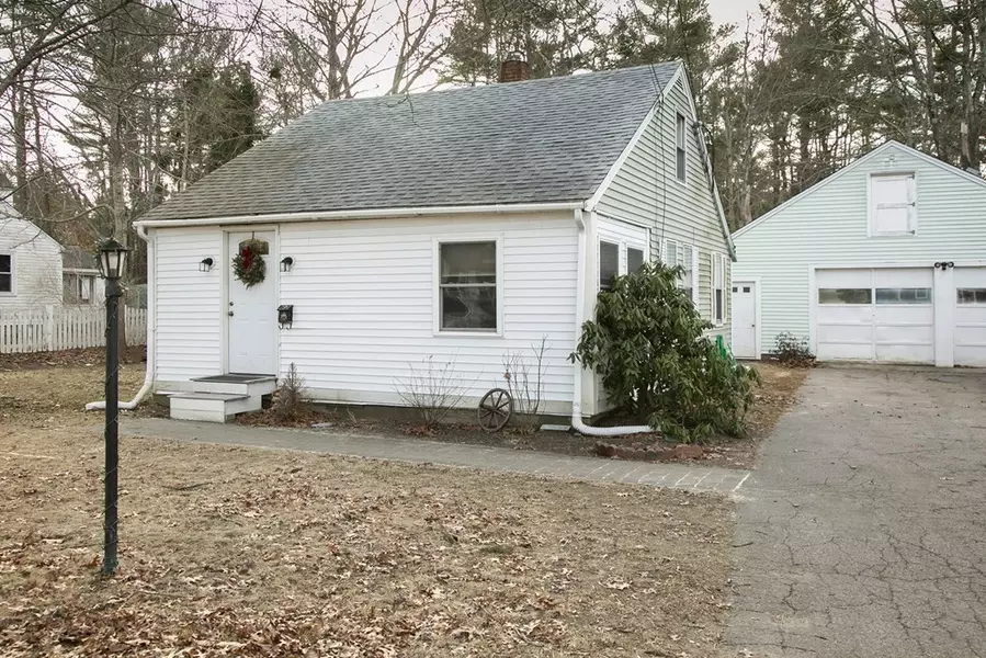 62 Pembroke St, Kingston, MA 02364