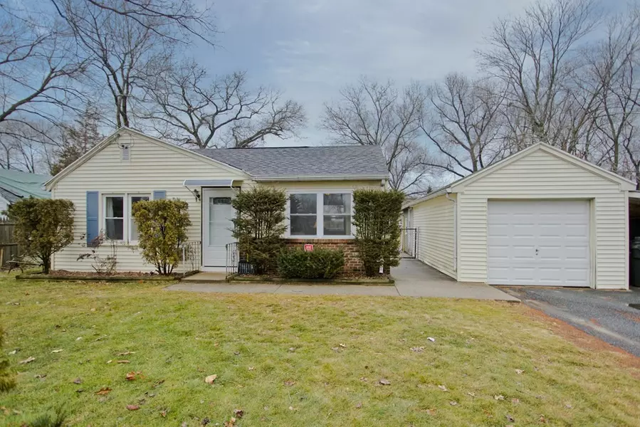 25 Lawnwood St, Springfield, MA 01119