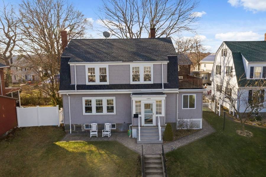 1395 Quincy Shore Dr, Quincy, MA 02169