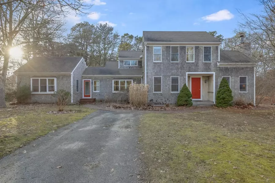 3 Uncle Harrys Rd, Harwich, MA 02645