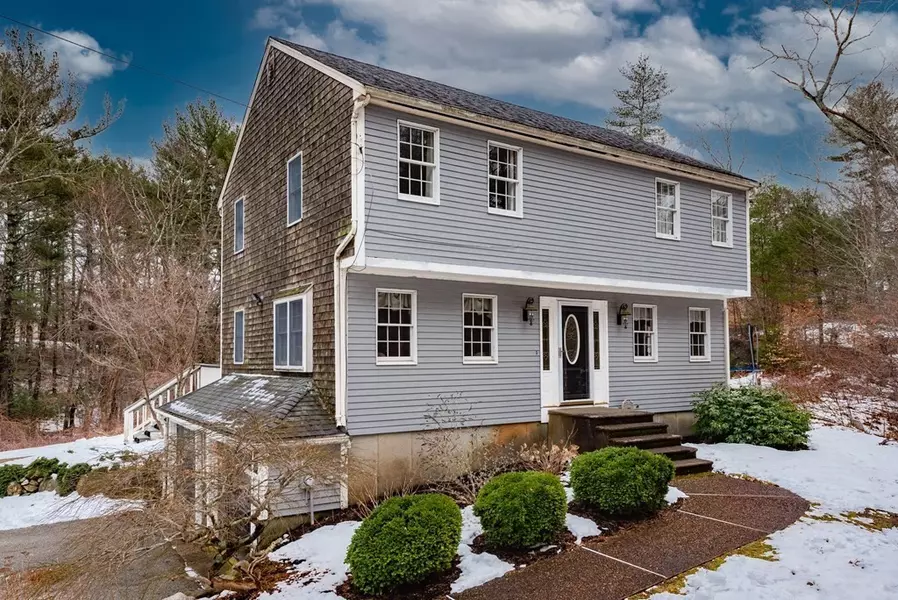 530 Elm St, Kingston, MA 02364