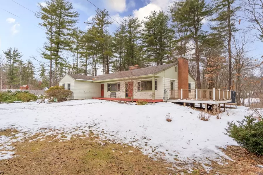 28 Meyer Rd, Hamilton, MA 01982