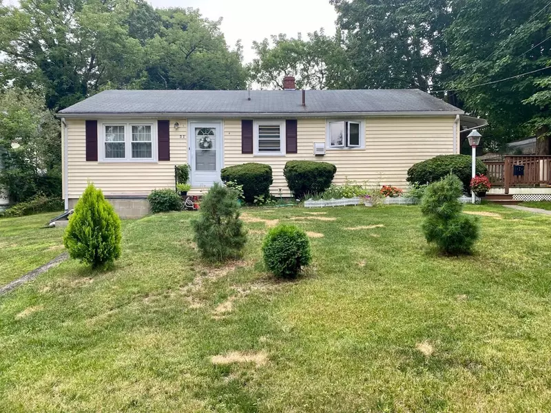 31 Winter St, Holbrook, MA 02343