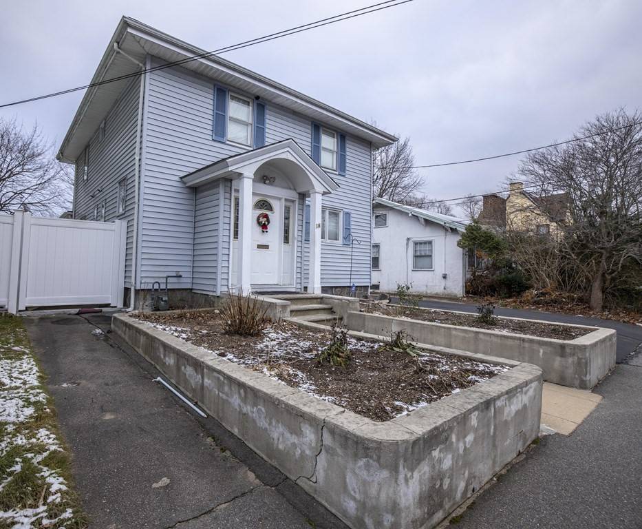 114 W Chestnut St, Brockton, MA 02301