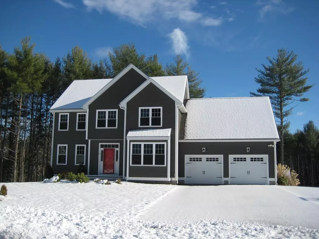 Upton, MA 01568,10 Blueberry Ln