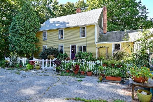 116 Wallace Rd, Sturbridge, MA 01566