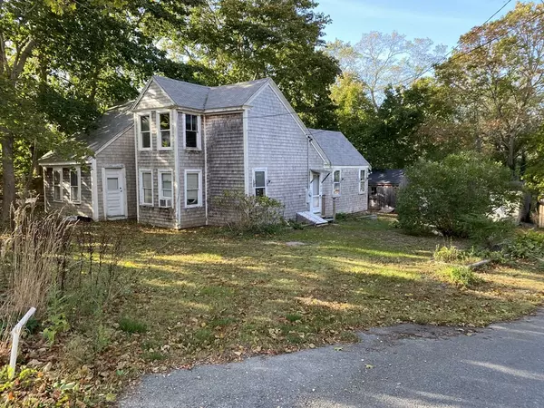 15 Squires Pond Ln, Wellfleet, MA 02667