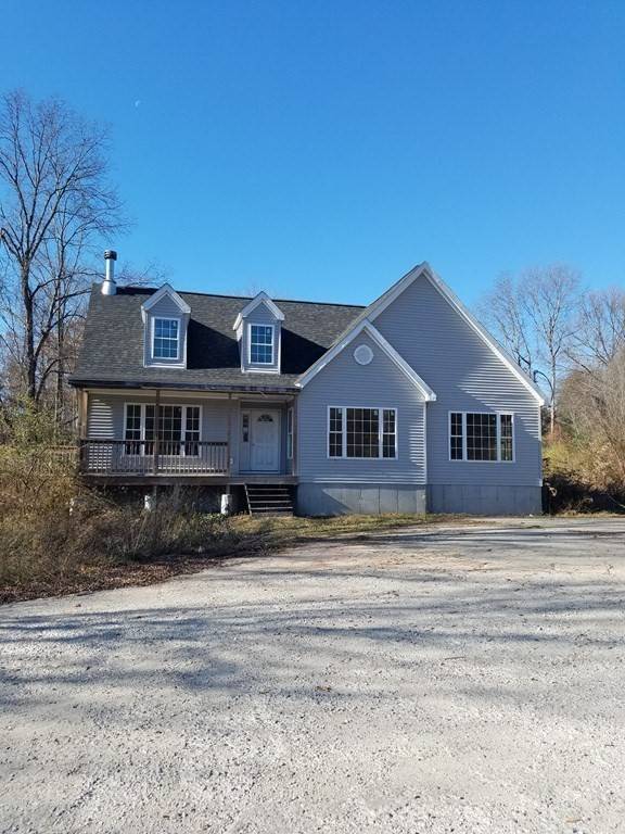 40 Fish Rd, Dudley, MA 01571