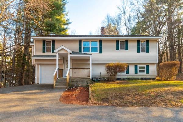 8 Holden Rd, Sterling, MA 01564