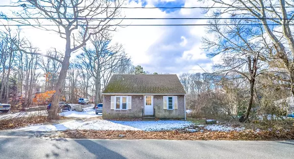 84 Lake St, Tisbury, MA 02568