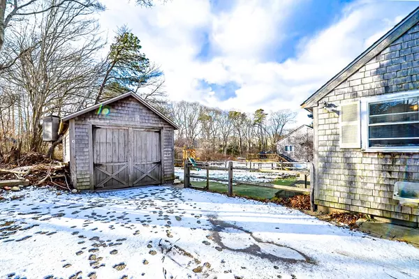 Tisbury, MA 02568,84 Lake St