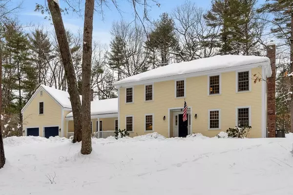 61 Pine Hill Ln, Concord, MA 01742