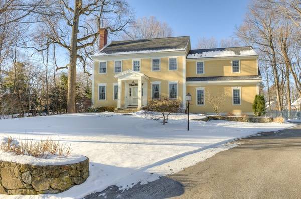 37 Chestnut St, North Andover, MA 01845