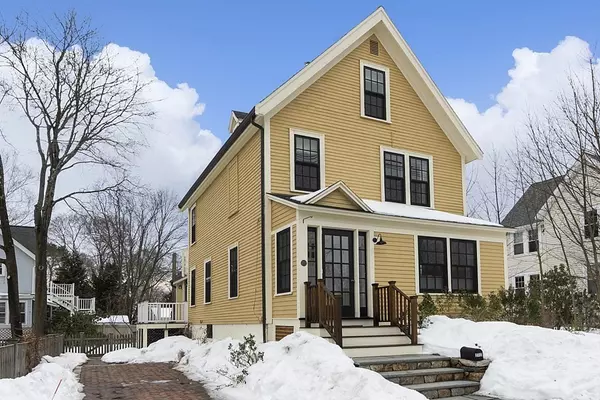 212 Thoreau Street, Concord, MA 01742