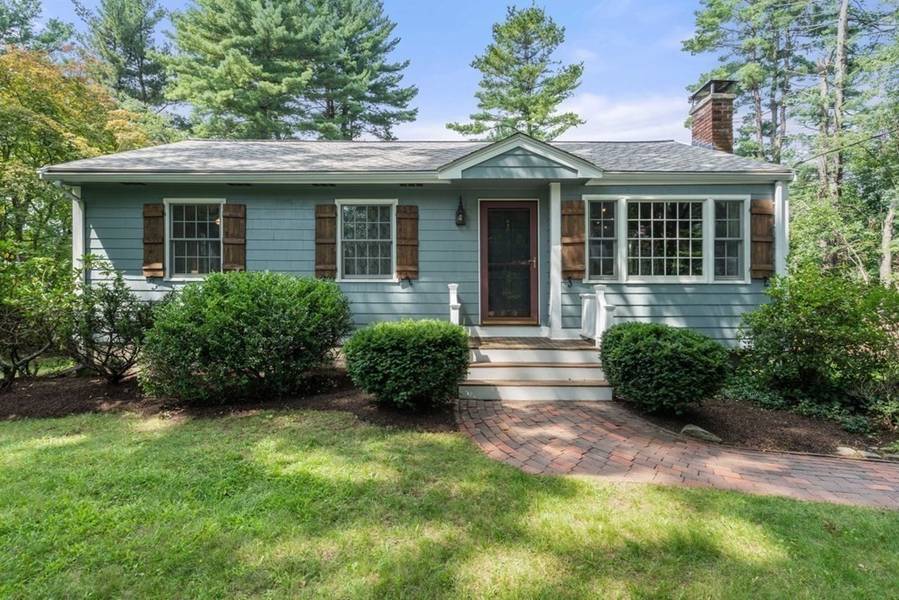 223 Chamberlain St, Holliston, MA 01746