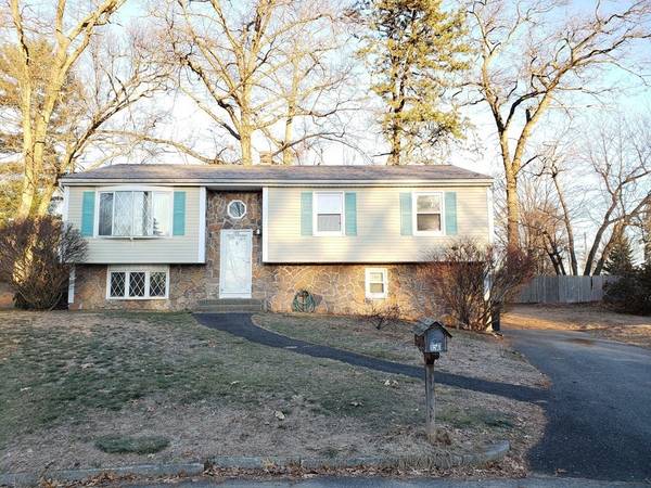 150 Bairdcrest Rd, Springfield, MA 01118