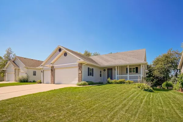 326 N Heatherstone Dr, Sun Prairie, WI 53590