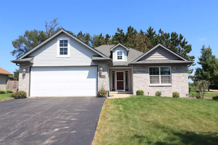 2885 Deer Path Way, Beloit, WI 53511