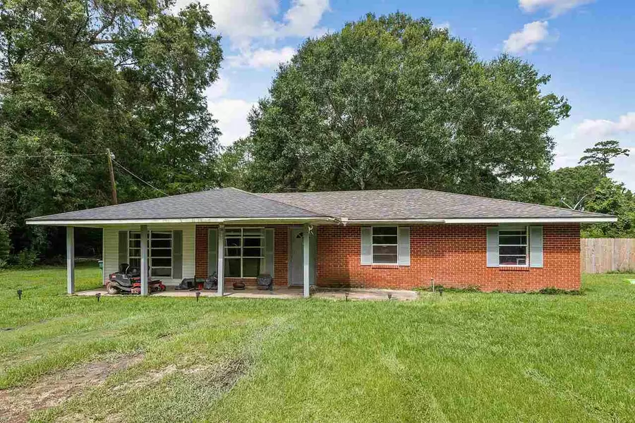 23705 WALKER SOUTH RD, Denham Springs, LA 70726