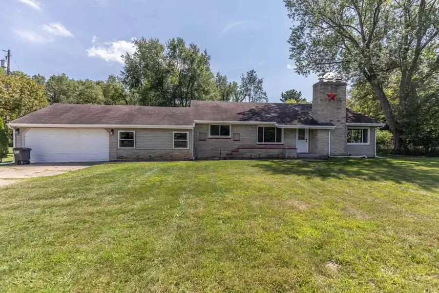 7247 COONHILL, Munith, MI 49259-