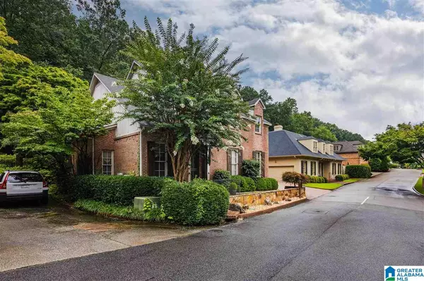 Mountain Brook, AL 35213,86 CROSS CREEK DRIVE