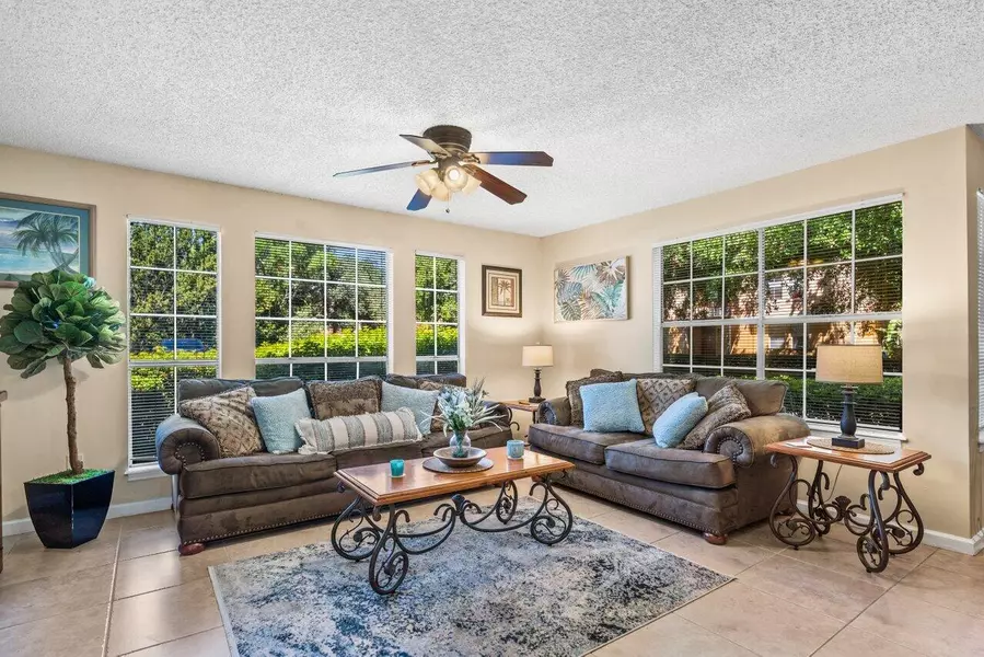 1055 Crystal WAY A, Delray Beach, FL 33444