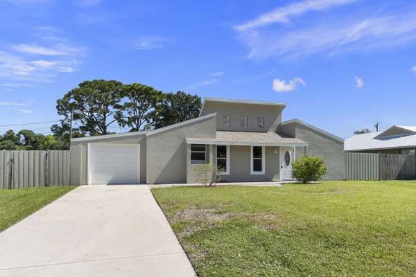 542 SW Banks TER, Port Saint Lucie, FL 34953