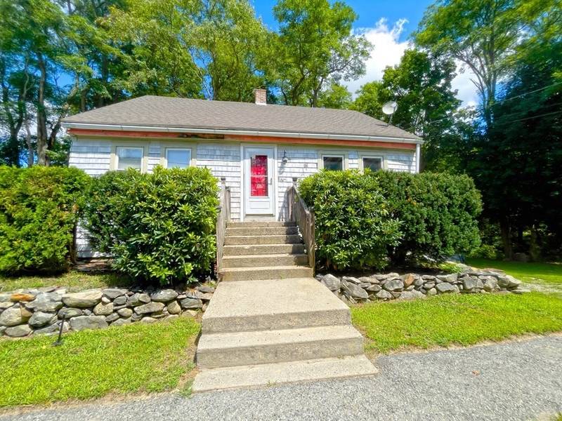 76 Tremont St, Rehoboth, MA 02769