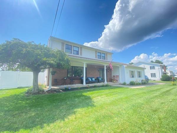 28 Hampstead St, Methuen, MA 01844