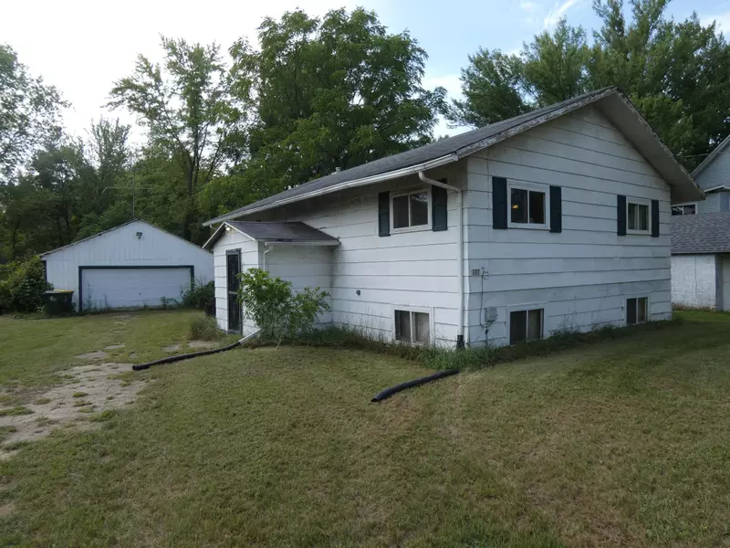 29007 E Richard St, Lone Rock, WI 53556