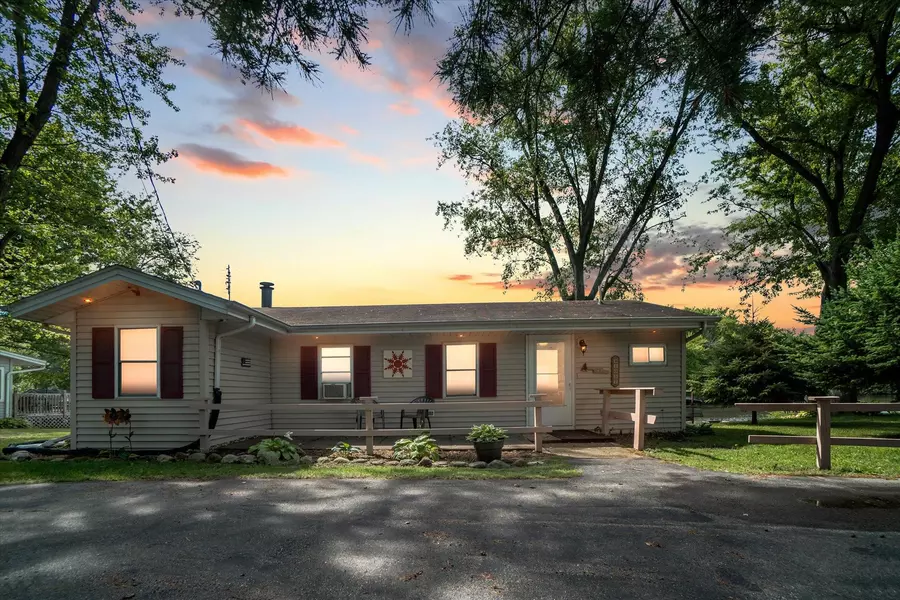 W1057 Cottage Rd, Brodhead, WI 53520