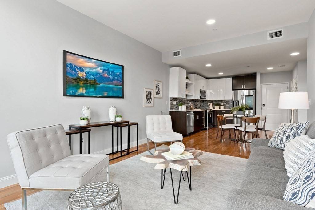 Boston, MA 02119,10 Taber #404