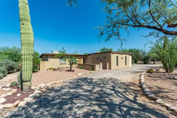 7349 N Casablanca Drive, Tucson, AZ 85704