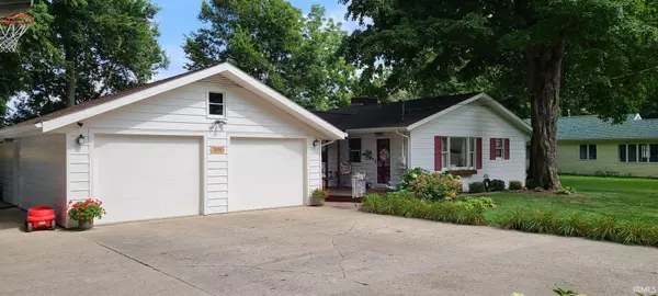 1998 Chapman Lake Drive, Warsaw, IN 46582