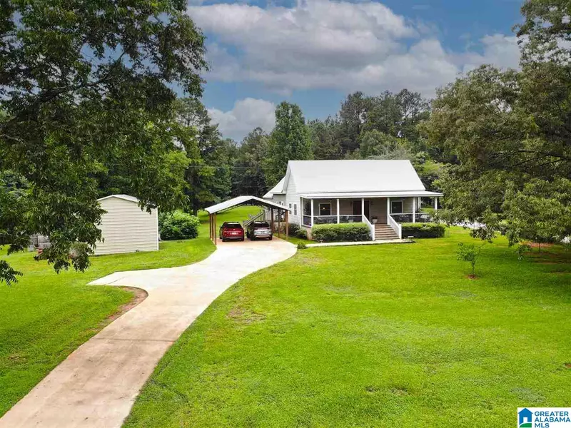 1015 COUNTY ROAD 142, Roanoke, AL 36274