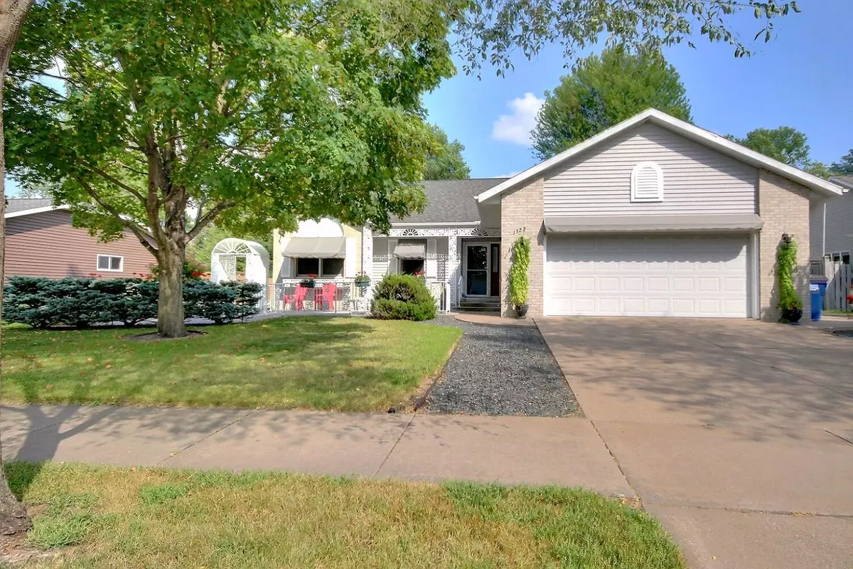 Onalaska, WI 54650,1322 Red Cedar Ct