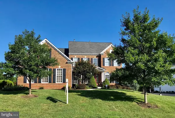 25699 DONERAILS CHASE DR, Chantilly, VA 20152